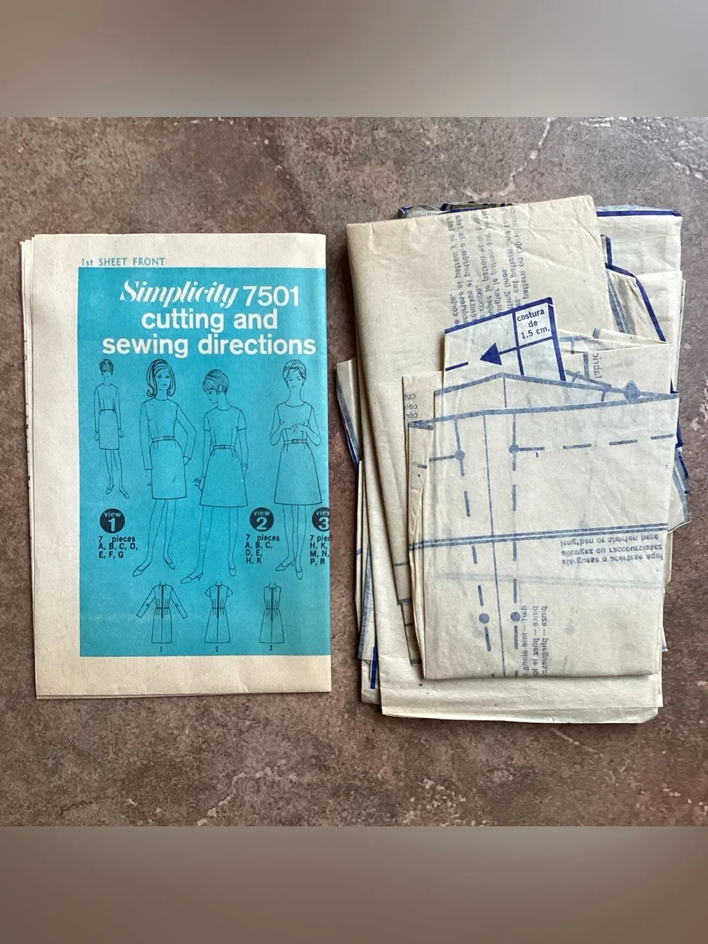 Vintage 1967 Simplicity 7501 Sewing Pattern Women's Basic Dresses, 60s